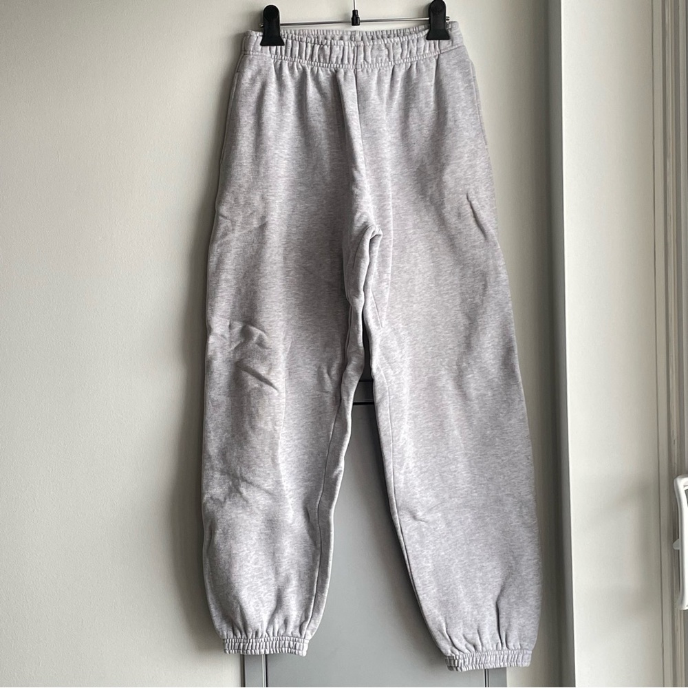 ARITZIA TNA Cozy Fleece Mega Grey Joggers